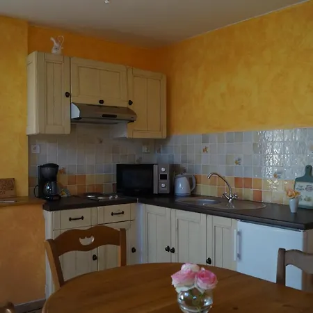 Chateau Le Livey فندق مبيت وإفطار 3*