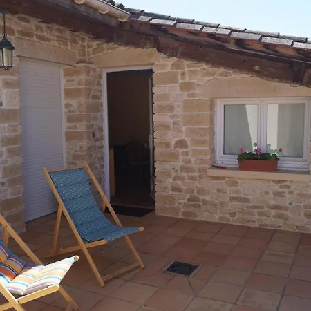 فندق مبيت وإفطار Chateau Le Livey Saint-Pierre-d'Aurillac