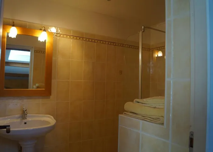 Nocleg ze śniadaniem Chateau Le Livey Saint-Pierre-d'Aurillac